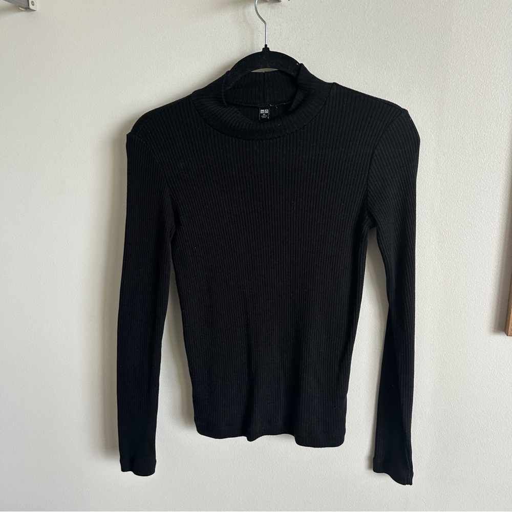 Uniqlo Black Ribbed Women's Mockneck